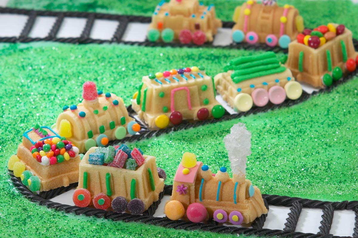 Train Cake | Itsy Bitsy Foodies